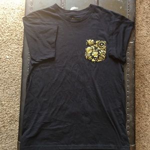 Like New! Vans Black and Gold T Shirt